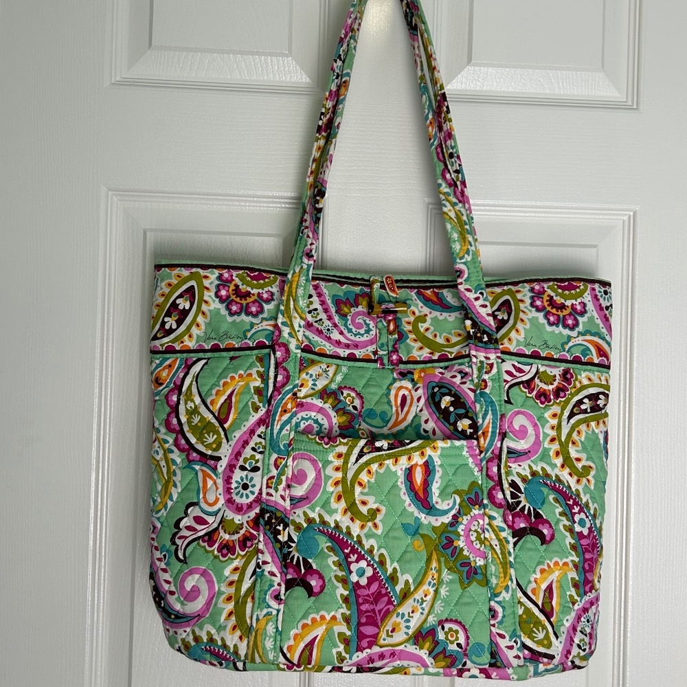 Vera Bradley Tuti Fruiti Lg Tote Toggle Closure EUC